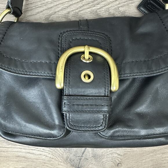 VTG COACH Leather Soho Flap Shoulder Bag Black Gold Tone W/Charm F11842 Y2K - Picture 7 of 14